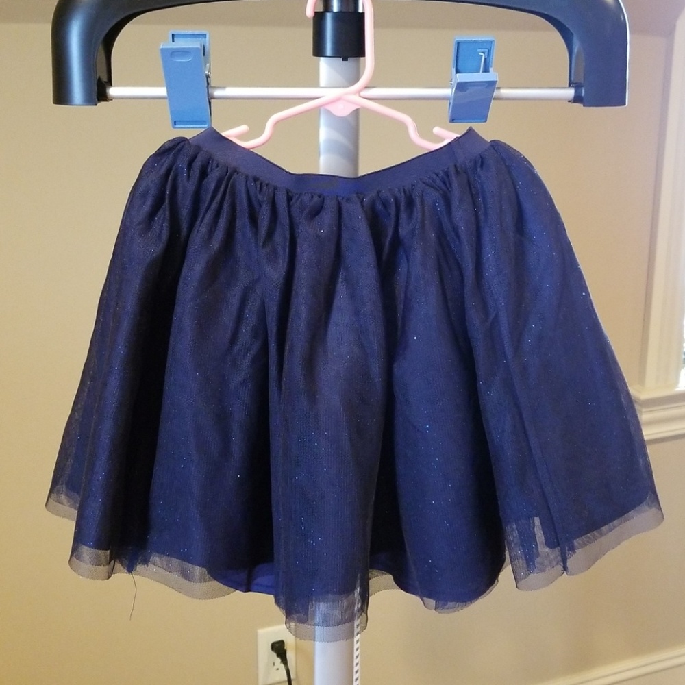 Girls size 6-8 Navy tulle skirt